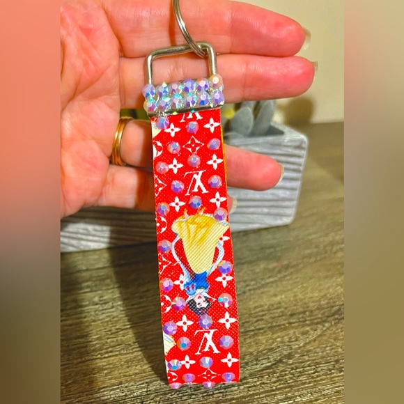 Handmade Snow White Bedazzled Key Fob - Picture 3 of 6